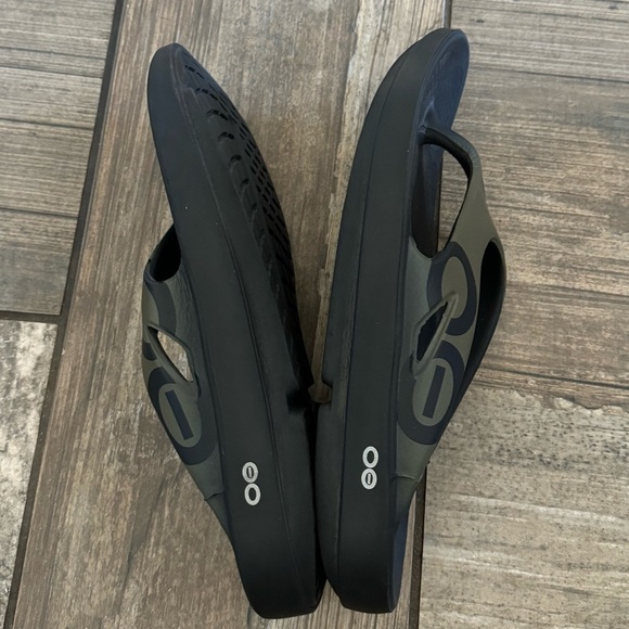 Sandals_&_Flip_Flops